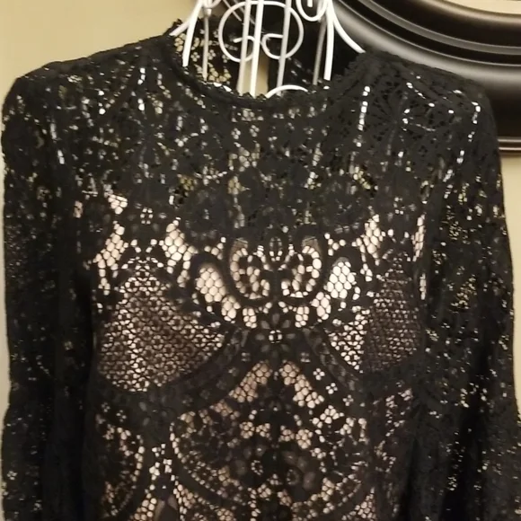 Women's Cupcakes and Cashmere black lace top NWT - Picture 2 of 11